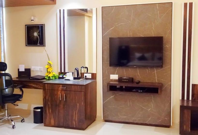 Pinnacle By 1589 Hotels 8