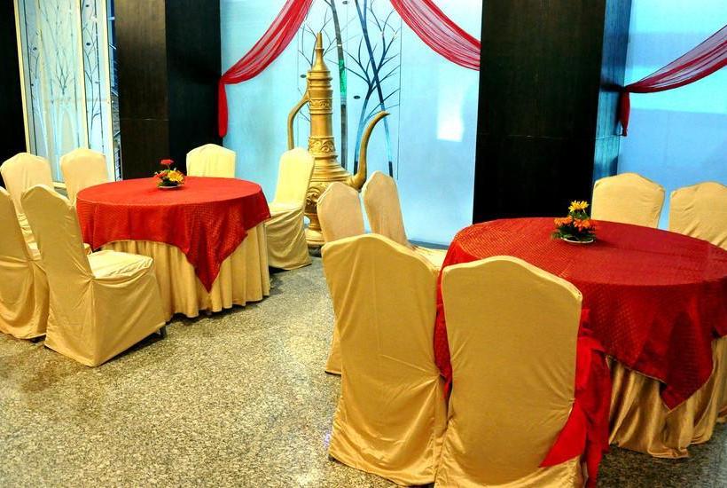 Hotel The Revanta 17