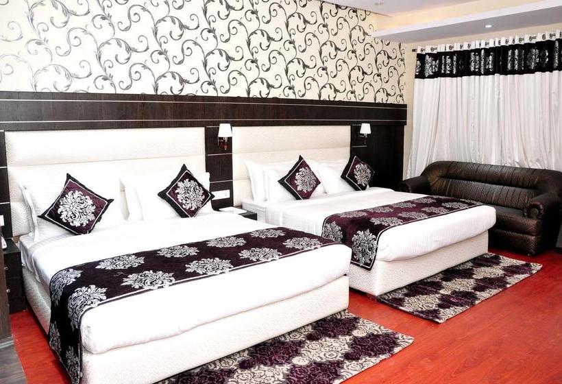 Hotel The Revanta 19