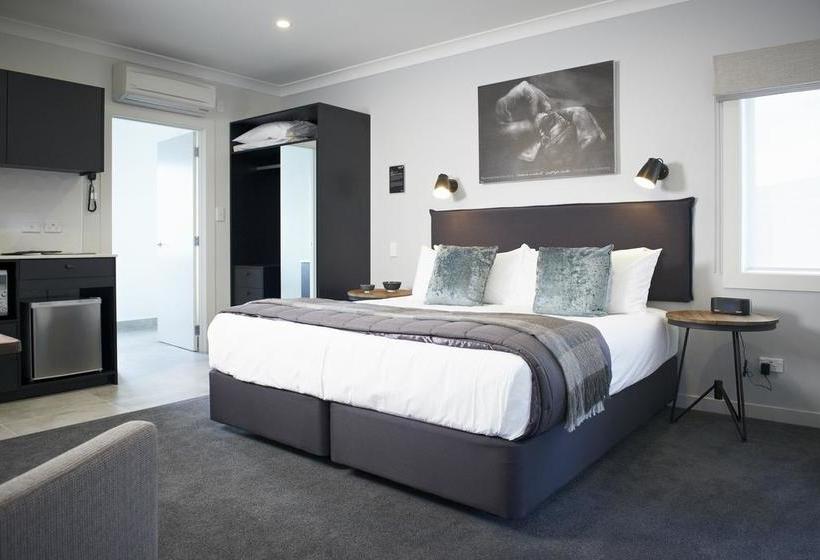 Motel Kelly Rd Cambridge Lodge 1