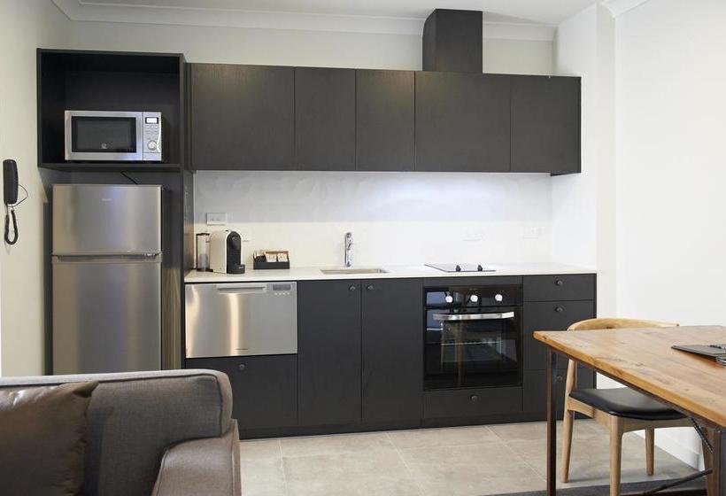 Motel Kelly Rd Cambridge Lodge 12