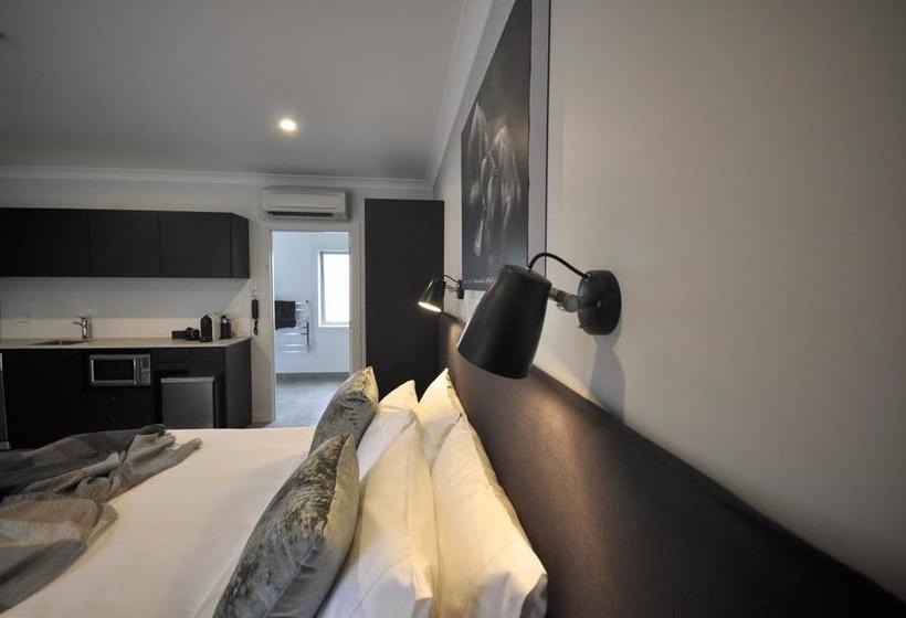 Motel Kelly Rd Cambridge Lodge 17