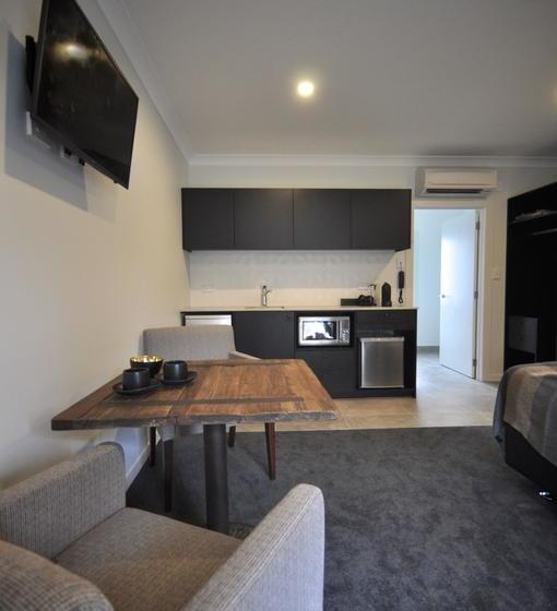 Motel Kelly Rd Cambridge Lodge 19