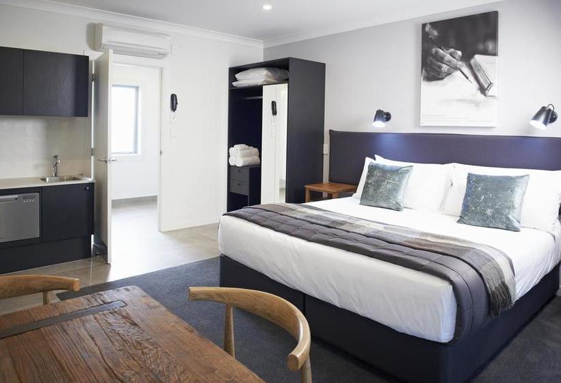 Motel Kelly Rd Cambridge Lodge 2