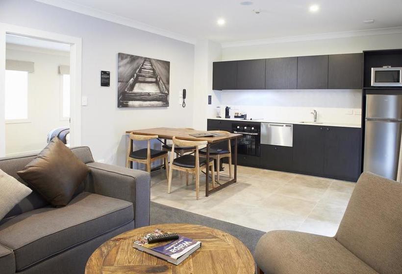 Motel Kelly Rd Cambridge Lodge 8