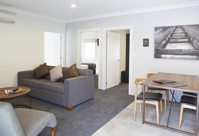 Motel Kelly Rd Cambridge Lodge 9