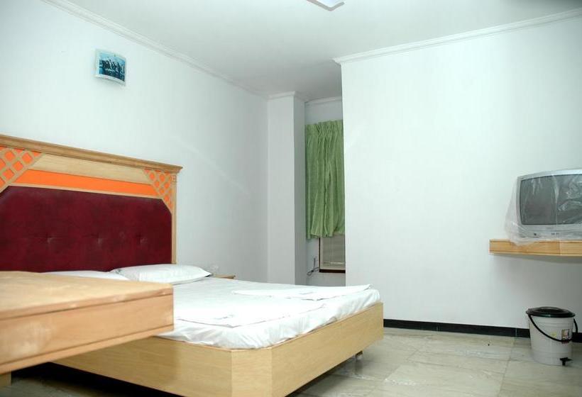 Hotel Temple City 10