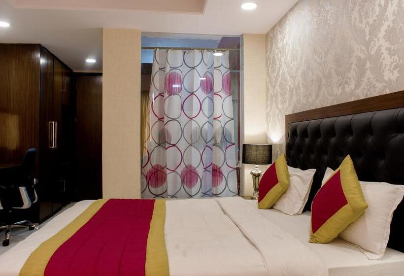 Fabhotel White Castle Sez 11