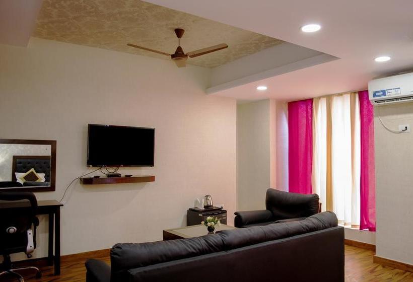 Fabhotel White Castle Sez 18