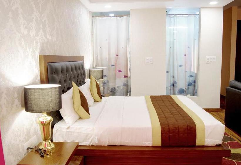 Fabhotel White Castle Sez 3