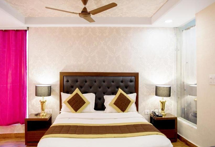 Fabhotel White Castle Sez 4