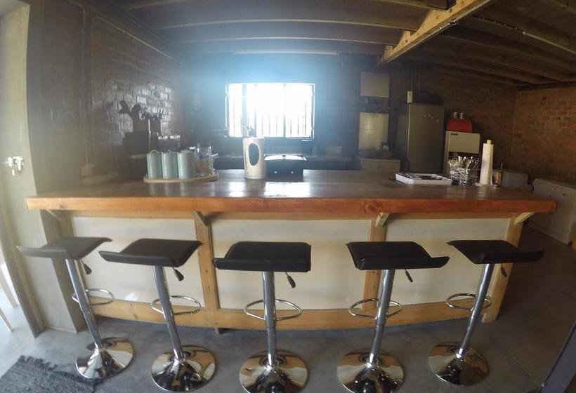 Hostel Greenhouse Accommodation 10