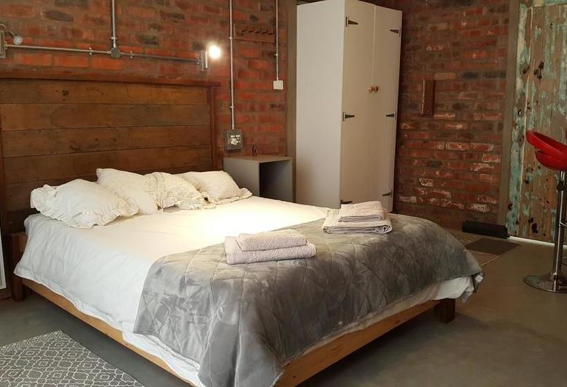 Hostel Greenhouse Accommodation 18