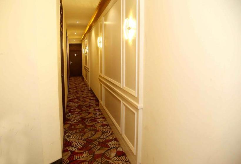 Fabhotel Royal Plaza Zirakpur 9