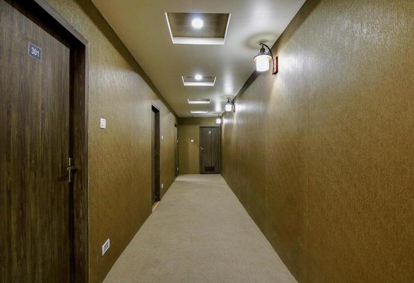 Hotel Treebo Crystal Studio 12