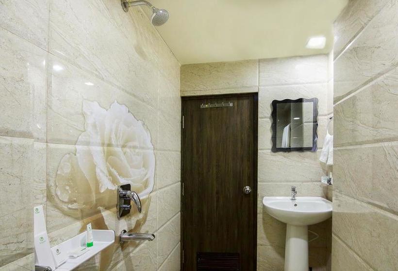 Hotel Treebo Crystal Studio 15