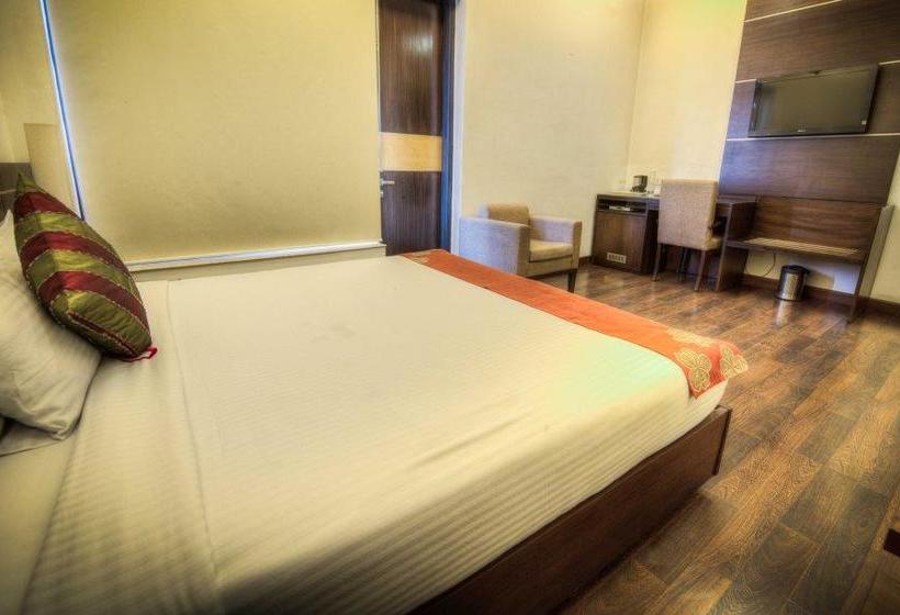 Hotel Camria Executive 11