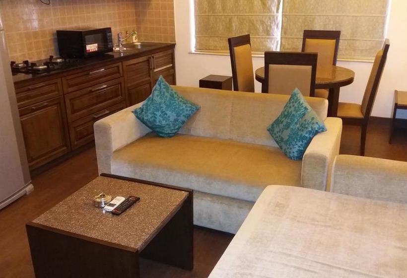 Hotel Camria Executive 8