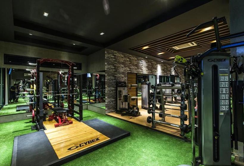 Cresco Hotel Buriram 15