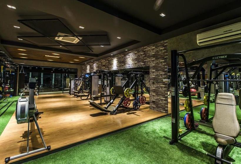 Cresco Hotel Buriram 20