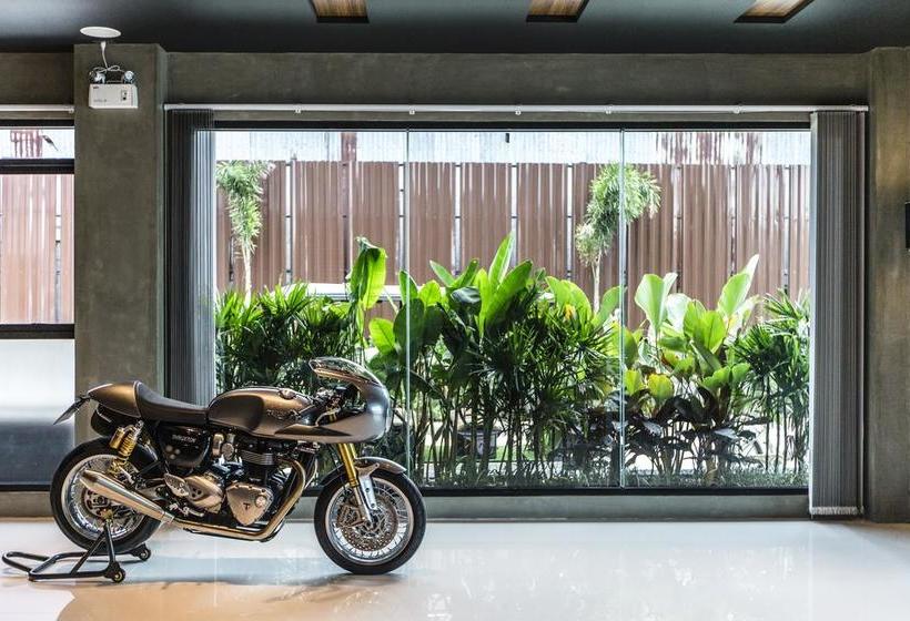 Cresco Hotel Buriram 8