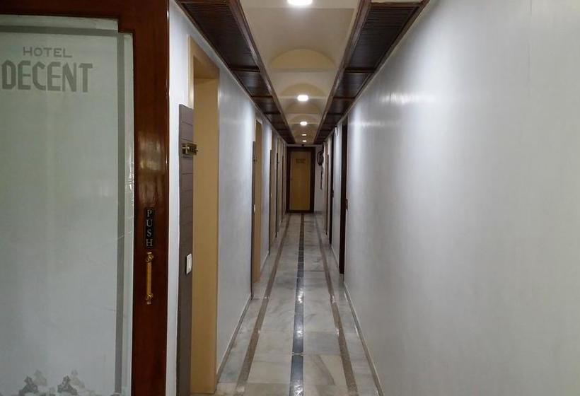 Hotel Decent 14