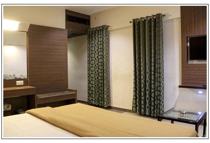 Hotel Prem Nivas 10