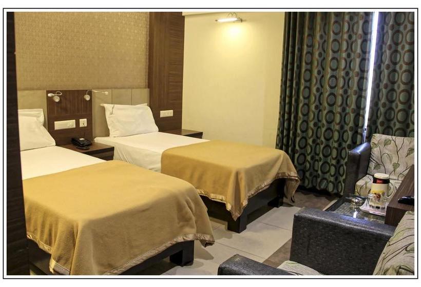 Hotel Prem Nivas 7