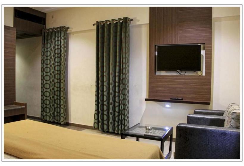 Hotel Prem Nivas 9
