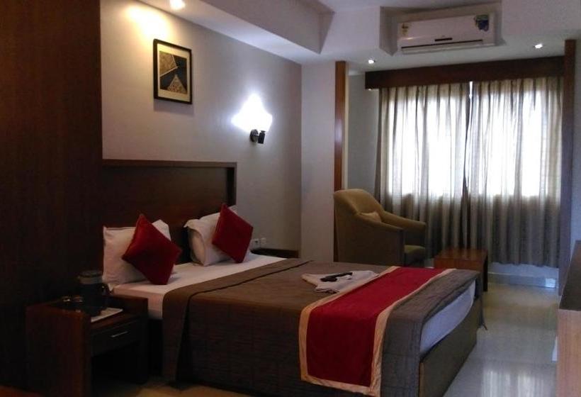 Hotel Green Wood Inn & Suites 20