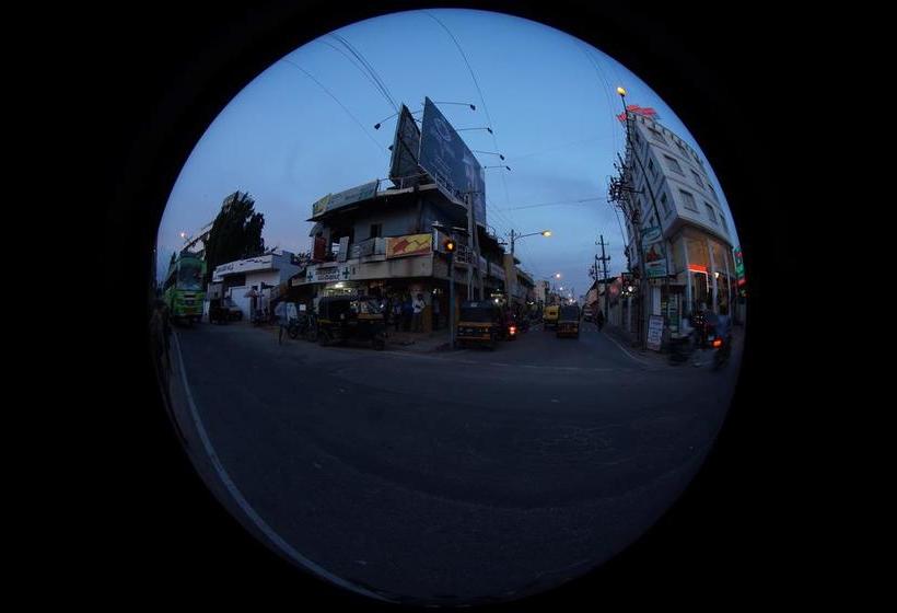 Hotel Green Wood Inn & Suites 5