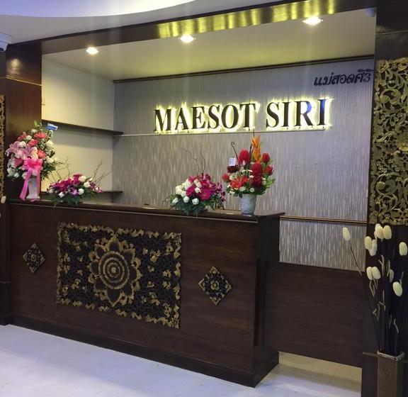 Hotel Maesot Siri 17