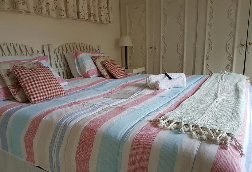 Bed and Breakfast Heritage House B And B