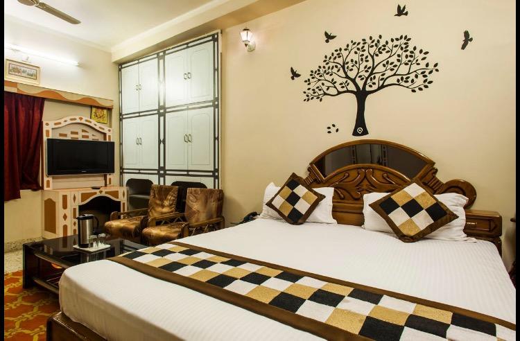 Hotel Bharat Niwas 1