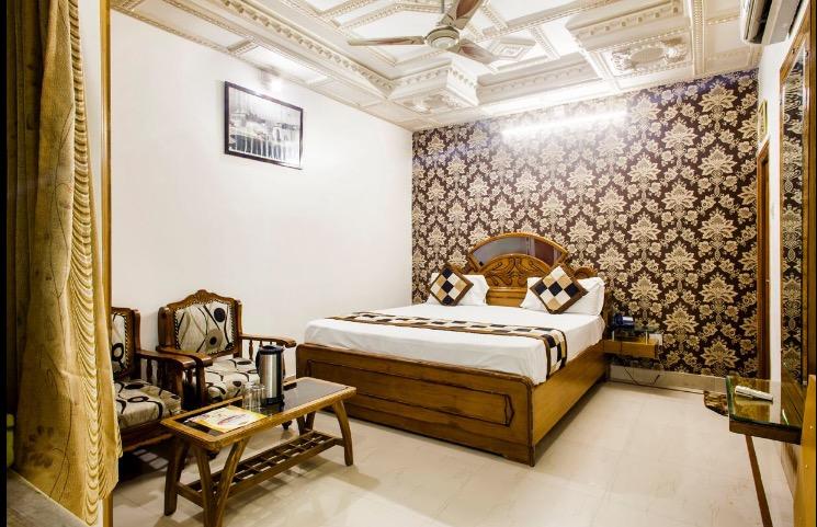 Hotel Bharat Niwas 10