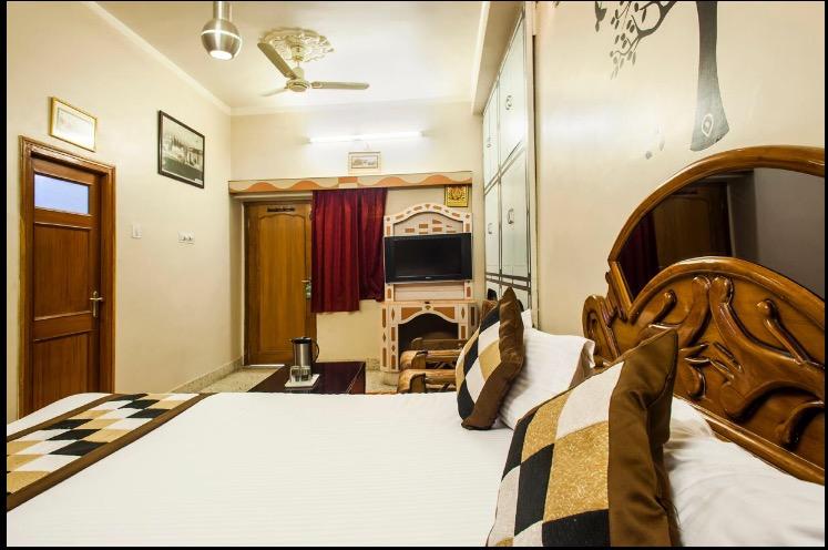 Hotel Bharat Niwas 9