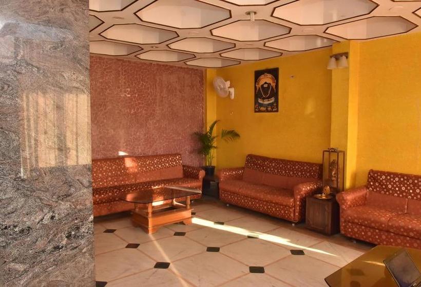 Hotel Rathnam International 8