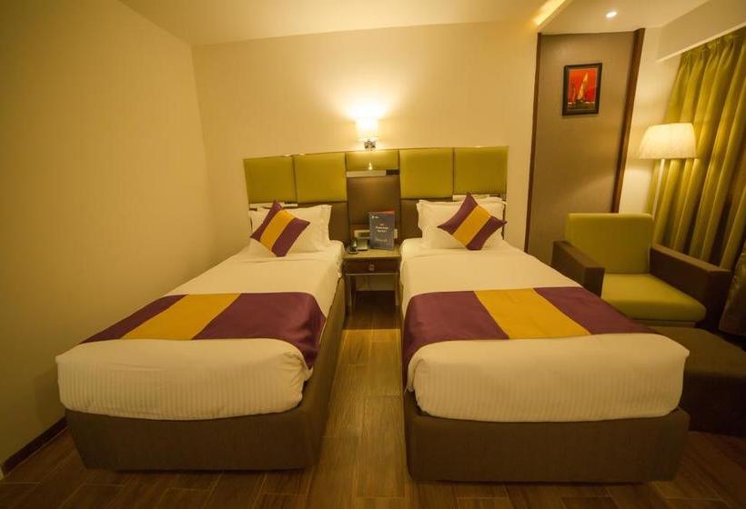 Hotel Ajantha Evergreen 11