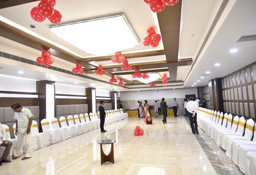 Hotel Ajantha Evergreen 14