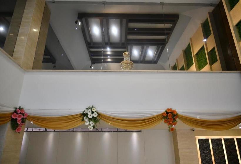 Hotel Ajantha Evergreen 18