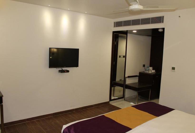 Hotel Ajantha Evergreen 6