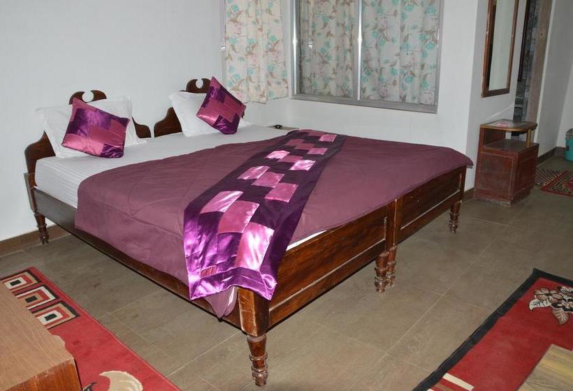 Hotel Castle Rock 14