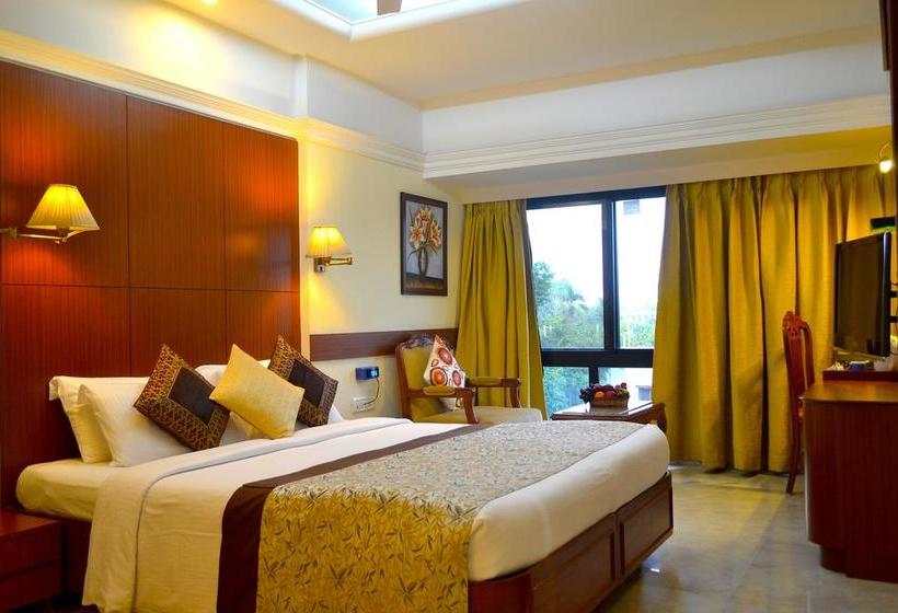 Hotel Club Emerald 15