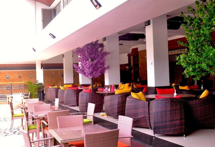 Hotel Club Emerald 7