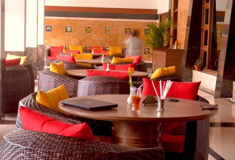 Hotel Club Emerald 9