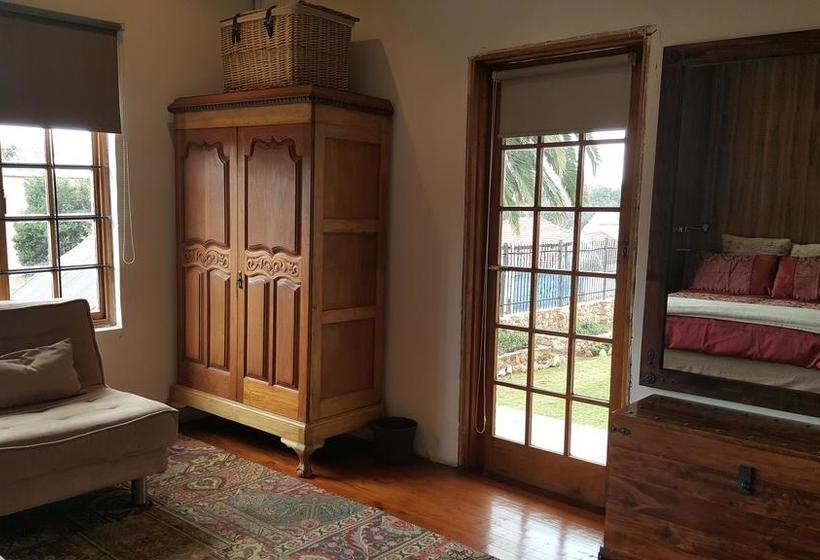 Bed and Breakfast Old World Charm In The City 10