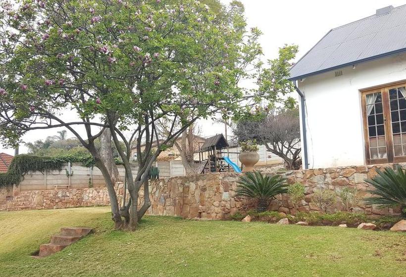 Bed and Breakfast Old World Charm In The City 13