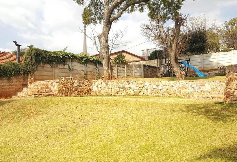 Bed and Breakfast Old World Charm In The City 17