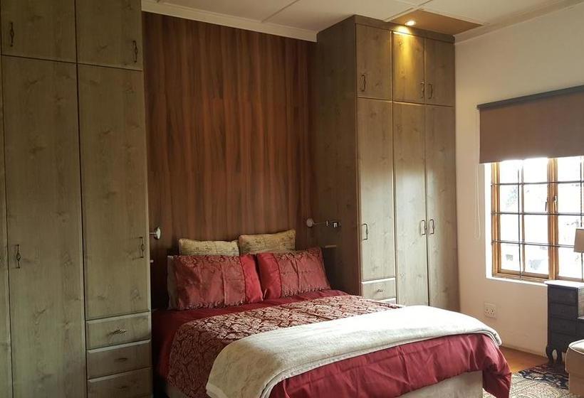 Bed and Breakfast Old World Charm In The City 7