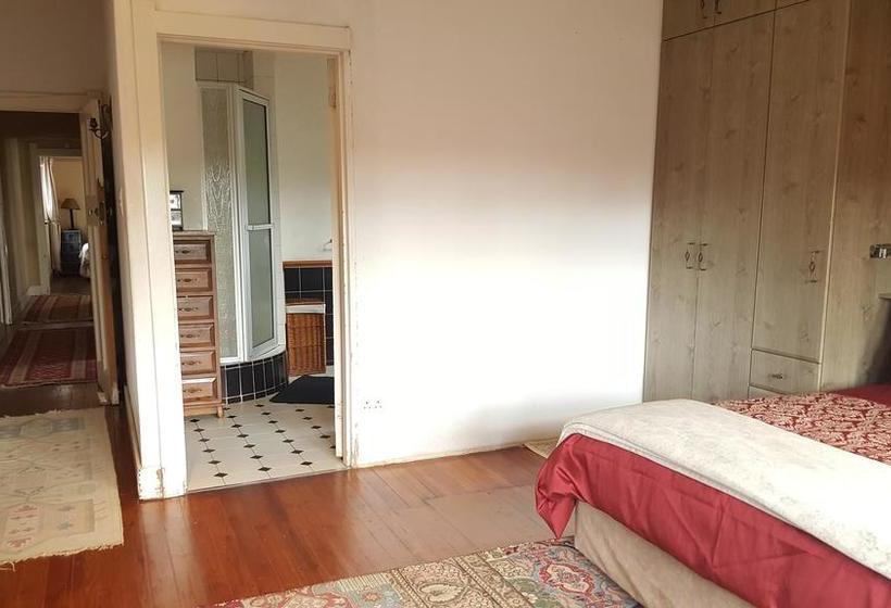 Bed and Breakfast Old World Charm In The City 9